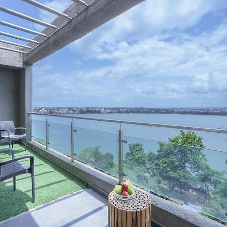 Grey Stone - Lakefront Penthouse Family Rooms Kolhápur Exteriér fotografie