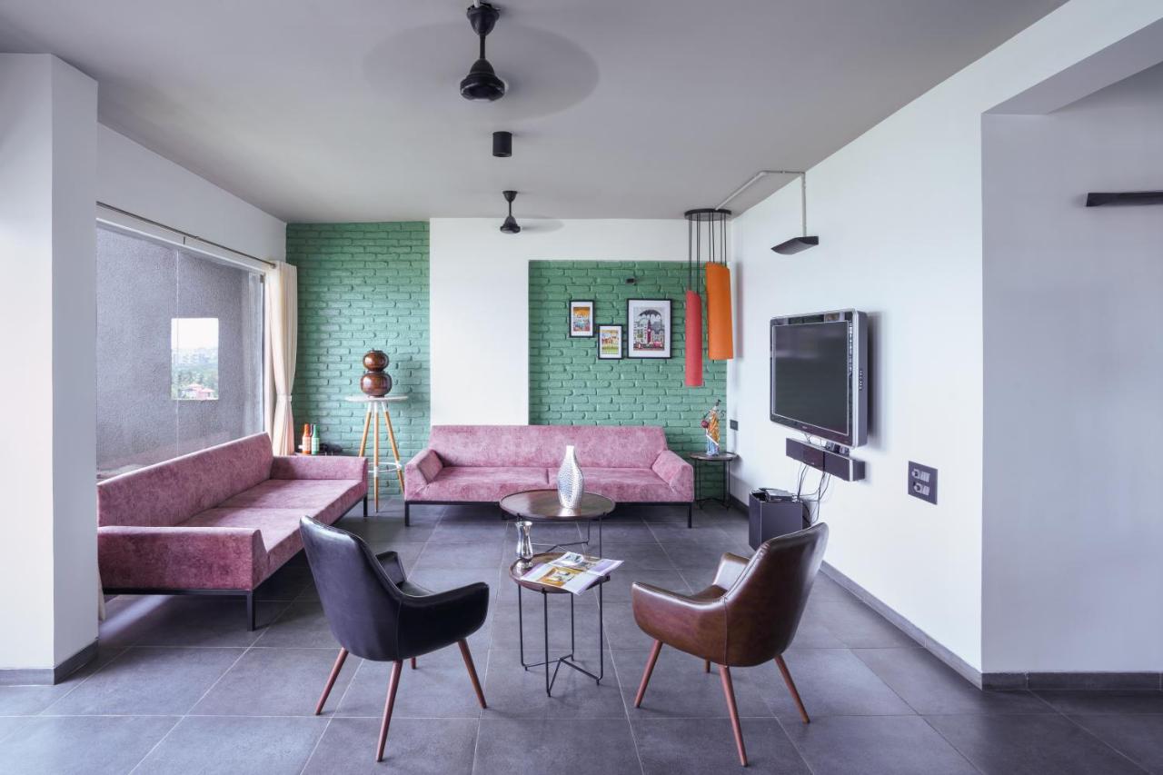 Grey Stone - Lakefront Penthouse Family Rooms Kolhápur Exteriér fotografie