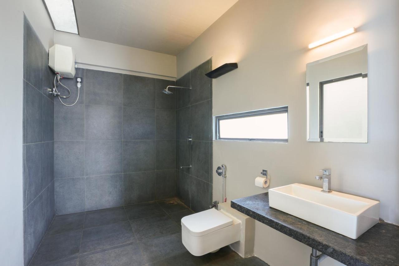 Grey Stone - Lakefront Penthouse Family Rooms Kolhápur Exteriér fotografie