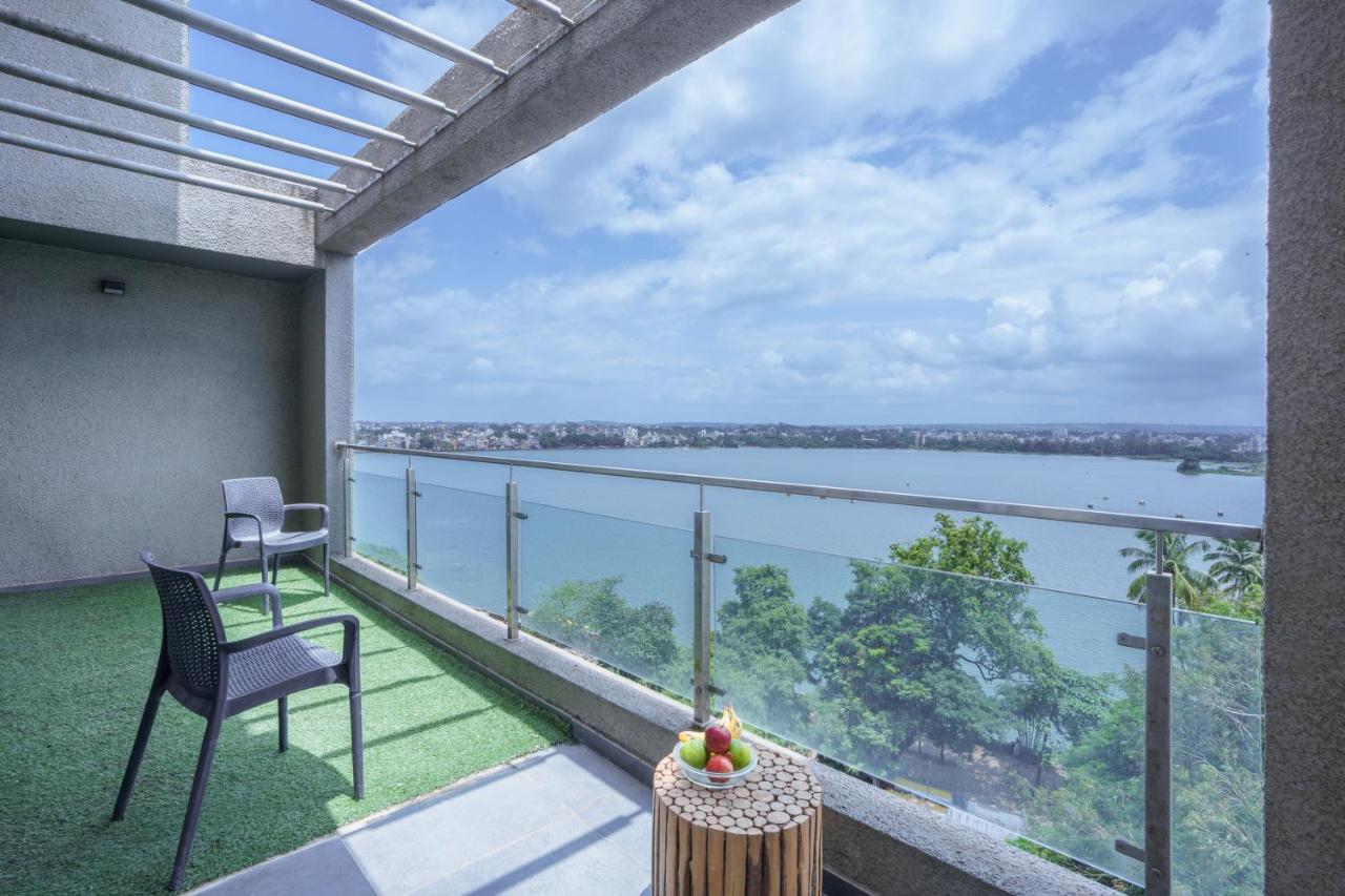 Grey Stone - Lakefront Penthouse Family Rooms Kolhápur Exteriér fotografie