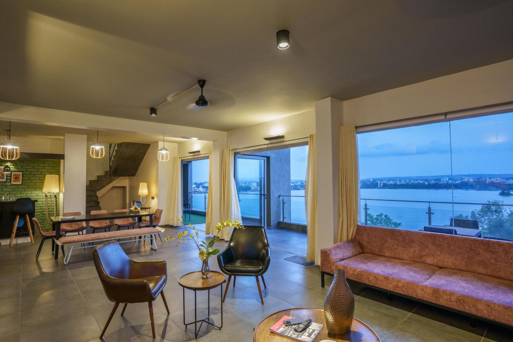 Grey Stone - Lakefront Penthouse Family Rooms Kolhápur Exteriér fotografie