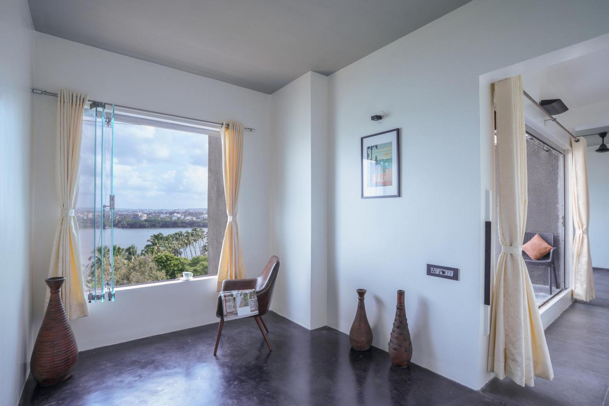 Grey Stone - Lakefront Penthouse Family Rooms Kolhápur Exteriér fotografie